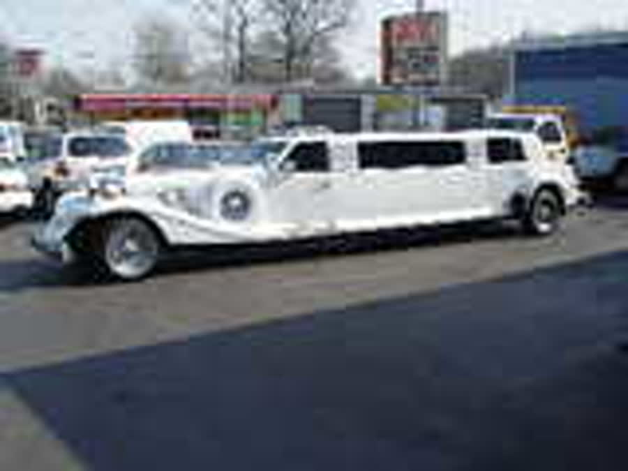 1984 Chrysler executive limo #5